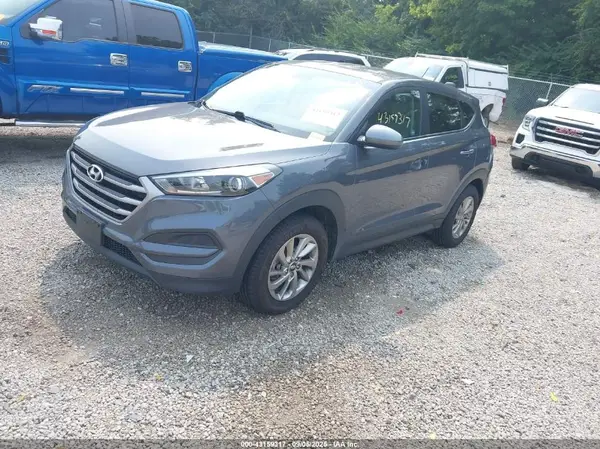 KM8J2CA47JU742239 2018 HYUNDAI TUCSON - Image 2