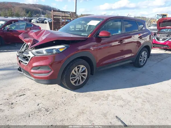 KM8J2CA47JU765665 2018 HYUNDAI TUCSON - Image 2