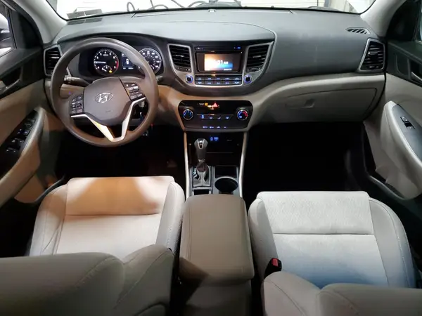 KM8J2CA47JU768680 2018 HYUNDAI TUCSON - Image 8
