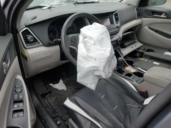 KM8J2CA47JU768758 2018 HYUNDAI TUCSON - Image 8