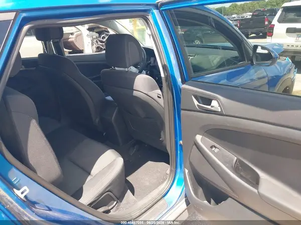 KM8J2CA47JU775774 2018 HYUNDAI TUCSON - Image 8