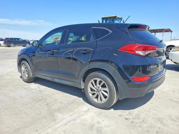 KM8J2CA47JU779842 2018 HYUNDAI TUCSON - Image 2