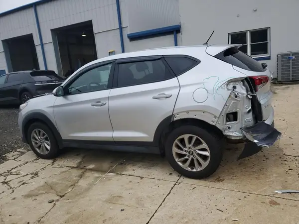 KM8J2CA47JU806232 2018 HYUNDAI TUCSON - Image 2