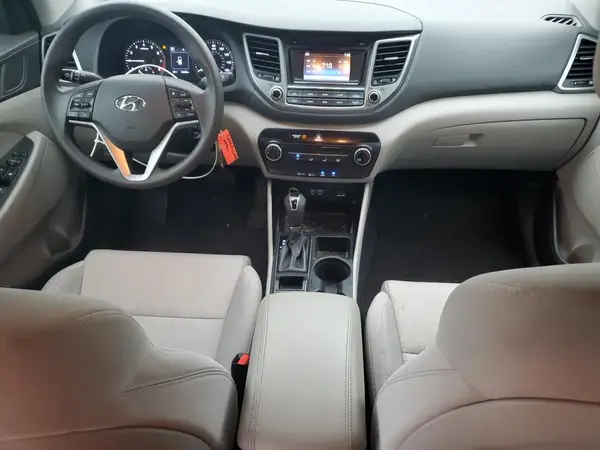 KM8J2CA47JU806232 2018 HYUNDAI TUCSON - Image 8