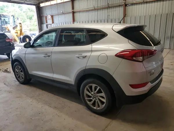 KM8J2CA47JU827842 2018 HYUNDAI TUCSON - Image 2