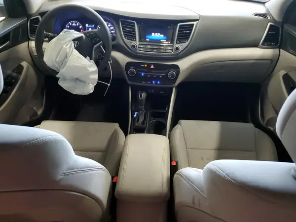 KM8J2CA47JU827842 2018 HYUNDAI TUCSON - Image 8