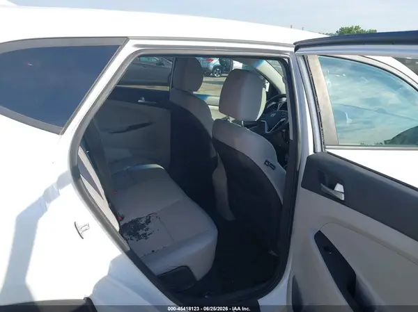 KM8J2CA47KU864827 2019 HYUNDAI TUCSON - Image 8