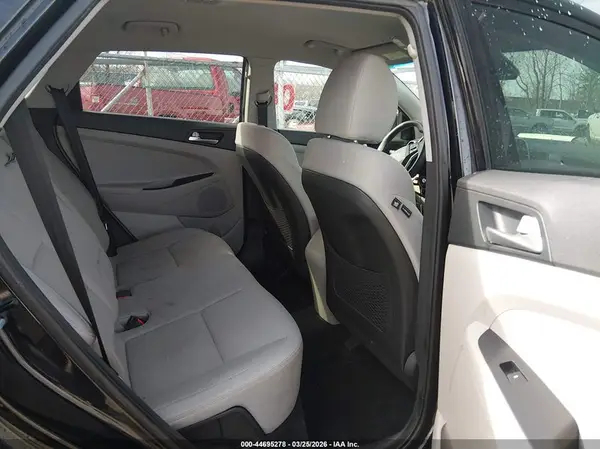 KM8J2CA47KU935167 2019 HYUNDAI TUCSON - Image 8