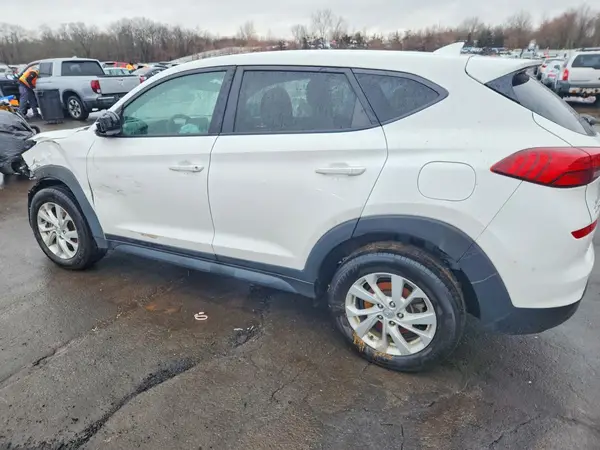 KM8J2CA47KU971375 2019 HYUNDAI TUCSON - Image 2