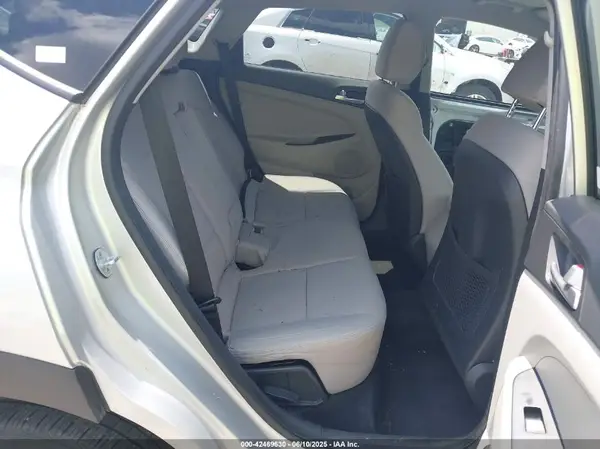 KM8J2CA47KU977869 2019 HYUNDAI TUCSON - Image 8