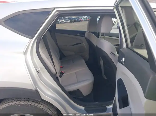 KM8J2CA47KU998382 2019 HYUNDAI TUCSON - Image 8