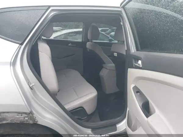 KM8J2CA47LU119125 2020 HYUNDAI TUCSON - Image 8