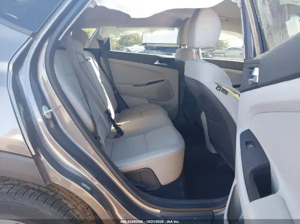 KM8J2CA47LU266254 2020 HYUNDAI TUCSON - Image 8