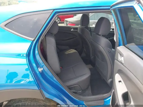 KM8J2CA47MU293181 2021 HYUNDAI TUCSON - Image 8