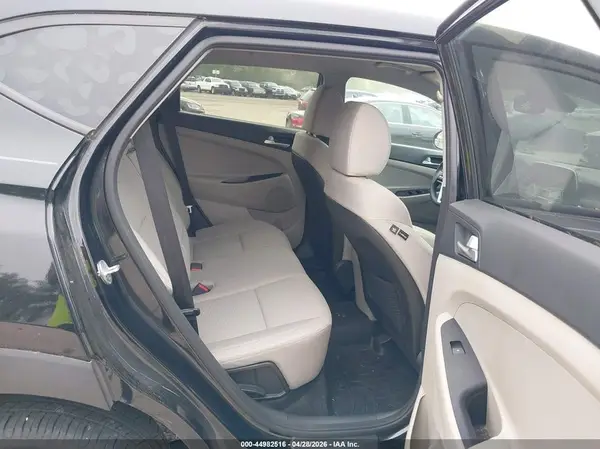 KM8J2CA47MU367120 2021 HYUNDAI TUCSON - Image 8