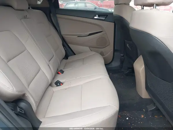 KM8J2CA47MU374875 2021 HYUNDAI TUCSON - Image 8