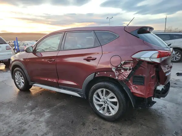 KM8J2CA48JU610705 2018 HYUNDAI TUCSON - Image 2