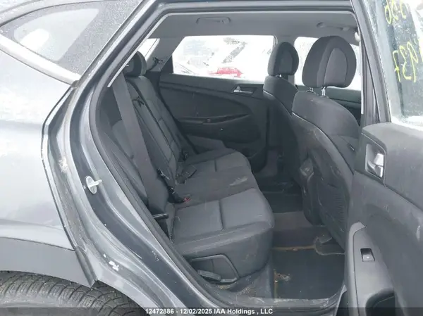 KM8J2CA48JU619937 2018 HYUNDAI TUCSON - Image 8