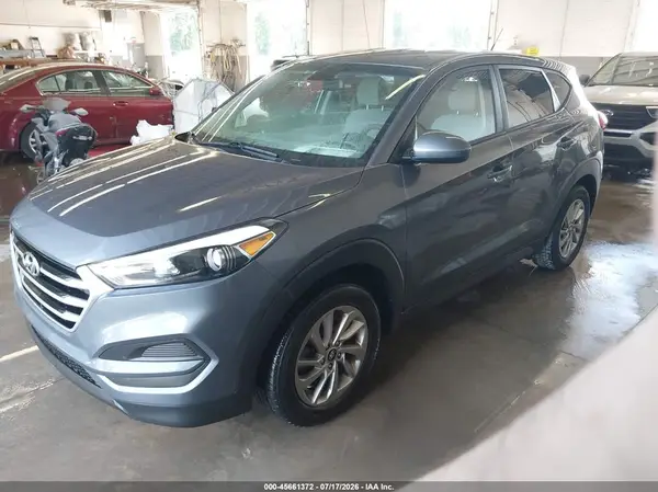 KM8J2CA48JU655322 2018 HYUNDAI TUCSON - Image 2
