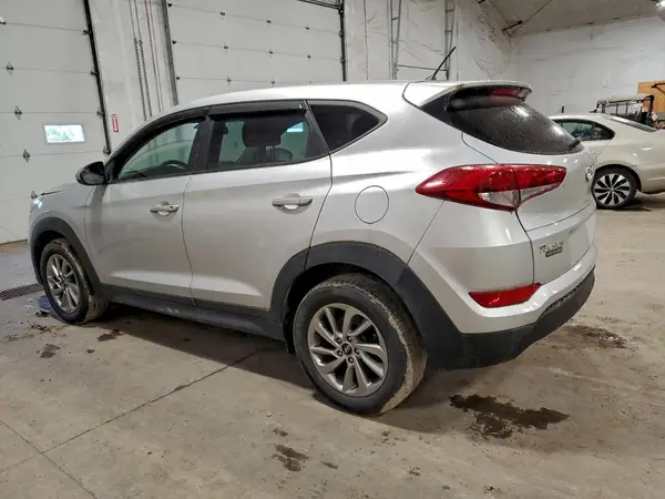 KM8J2CA48JU662917 2018 HYUNDAI TUCSON - Image 2