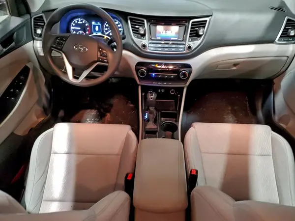 KM8J2CA48JU662917 2018 HYUNDAI TUCSON - Image 8