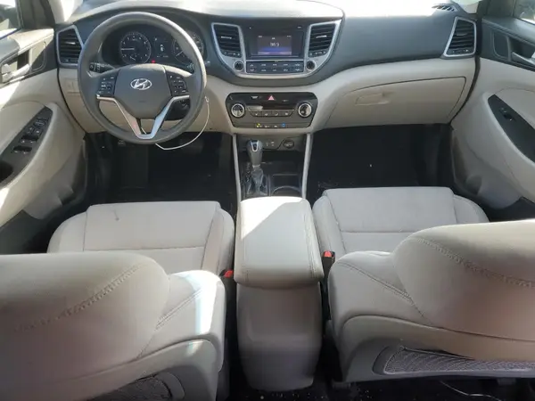 KM8J2CA48JU665607 2018 HYUNDAI TUCSON - Image 8
