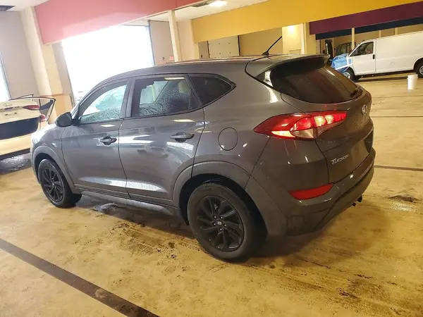 KM8J2CA48JU683699 2018 HYUNDAI TUCSON - Image 2
