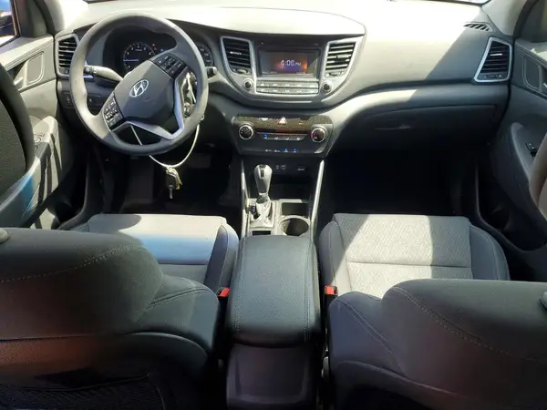 KM8J2CA48JU694119 2018 HYUNDAI TUCSON - Image 8