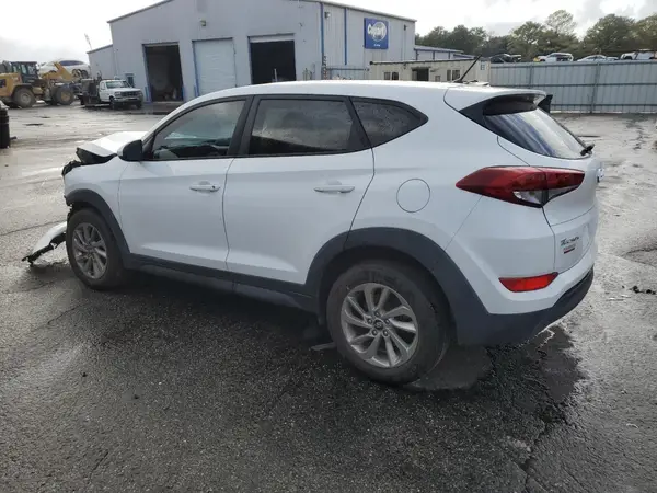 KM8J2CA48JU701473 2018 HYUNDAI TUCSON - Image 2