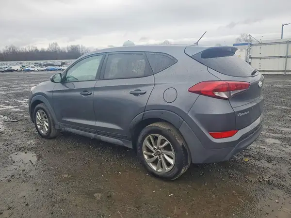 KM8J2CA48JU755730 2018 HYUNDAI TUCSON - Image 2