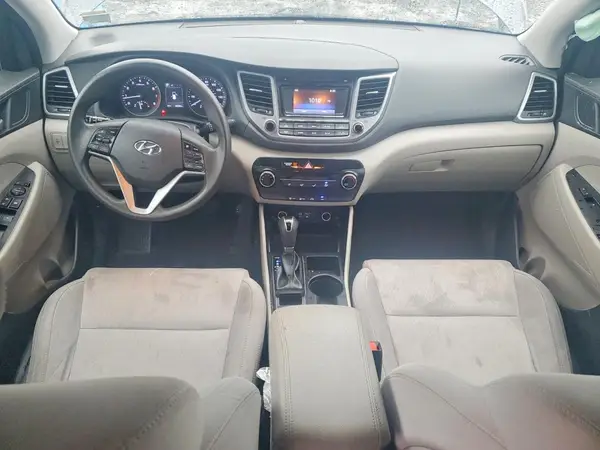 KM8J2CA48JU755730 2018 HYUNDAI TUCSON - Image 8