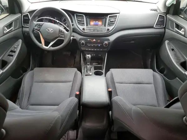 KM8J2CA48JU760751 2018 HYUNDAI TUCSON - Image 8