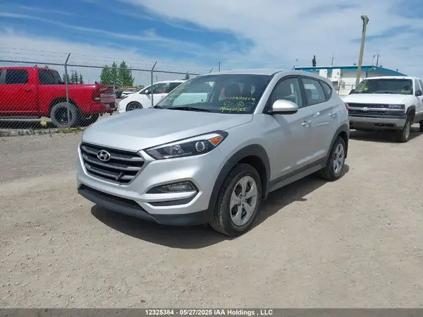 KM8J2CA48JU763651 2018 HYUNDAI TUCSON - Image 2