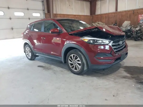 KM8J2CA48JU766100 2018 HYUNDAI TUCSON - Image 1