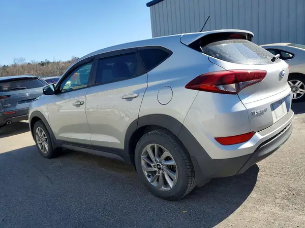 KM8J2CA48JU768123 2018 HYUNDAI TUCSON - Image 2
