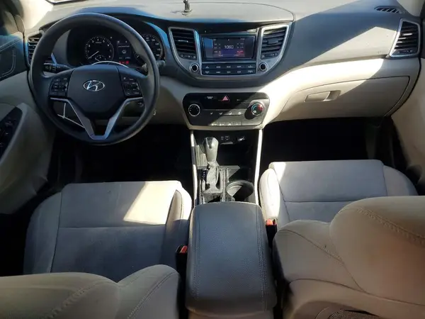 KM8J2CA48JU768123 2018 HYUNDAI TUCSON - Image 8