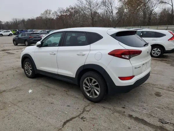 KM8J2CA48JU791062 2018 HYUNDAI TUCSON - Image 2