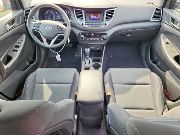 KM8J2CA48JU806594 2018 HYUNDAI TUCSON - Image 8