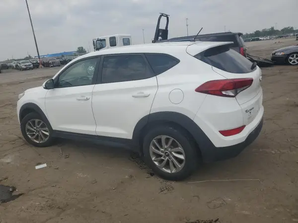 KM8J2CA48JU814484 2018 HYUNDAI TUCSON - Image 2
