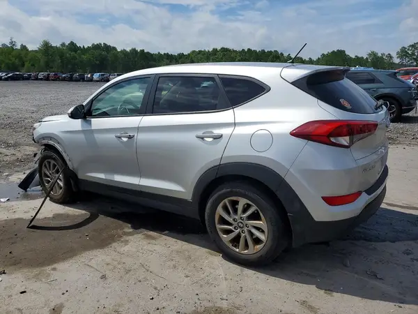 KM8J2CA48JU818258 2018 HYUNDAI TUCSON - Image 2