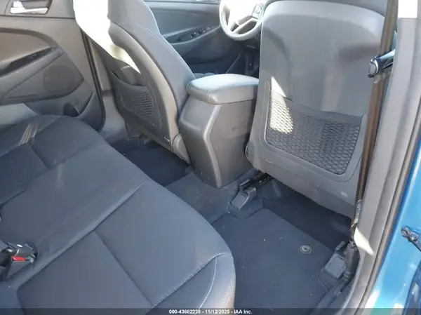 KM8J2CA48KU004127 2019 HYUNDAI TUCSON - Image 8
