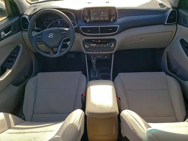KM8J2CA48KU007660 2019 HYUNDAI TUCSON - Image 8