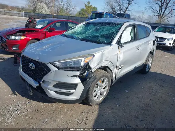 KM8J2CA48KU872175 2019 HYUNDAI TUCSON - Image 2