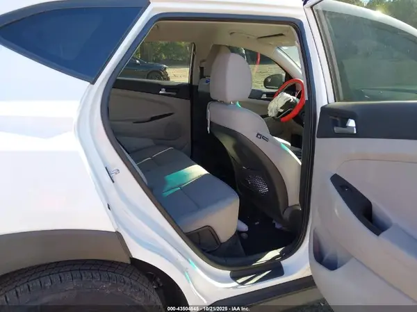 KM8J2CA48KU919799 2019 HYUNDAI TUCSON - Image 8