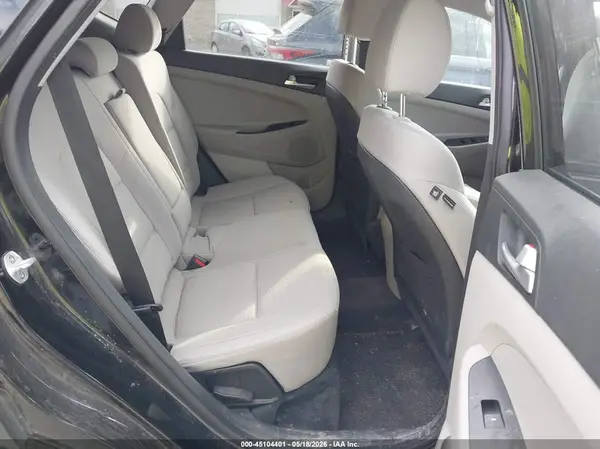 KM8J2CA48KU922590 2019 HYUNDAI TUCSON - Image 8