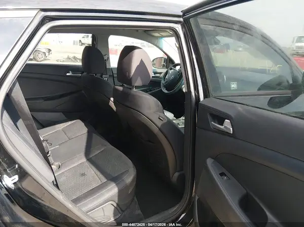 KM8J2CA48KU952284 2019 HYUNDAI TUCSON - Image 8