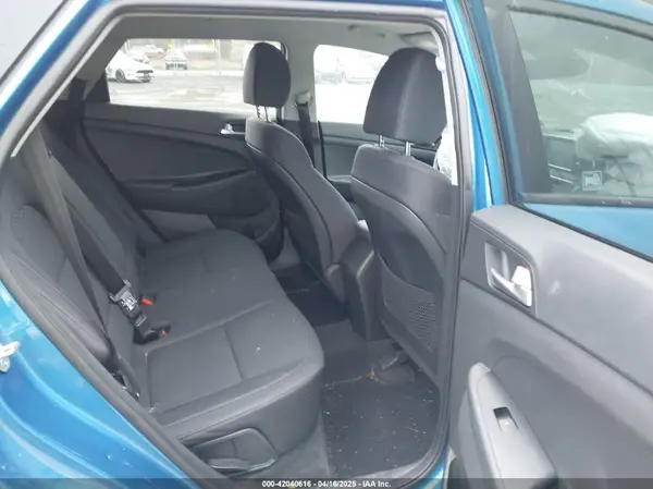 KM8J2CA48KU966895 2019 HYUNDAI TUCSON - Image 8