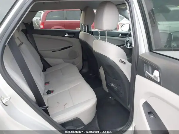 KM8J2CA48KU971305 2019 HYUNDAI TUCSON - Image 8