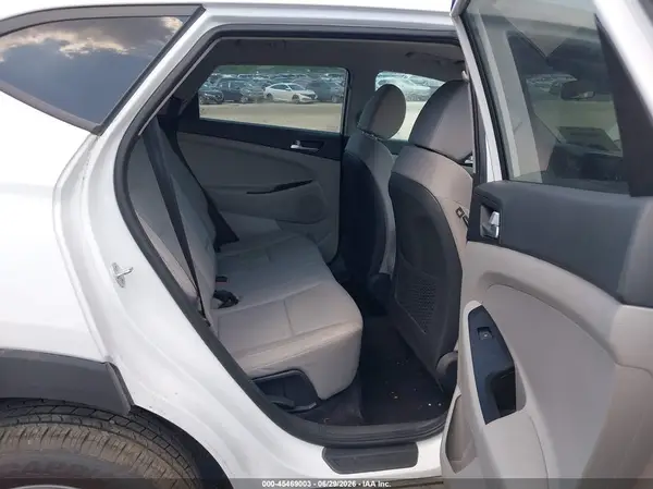 KM8J2CA48MU291925 2021 HYUNDAI TUCSON - Image 8