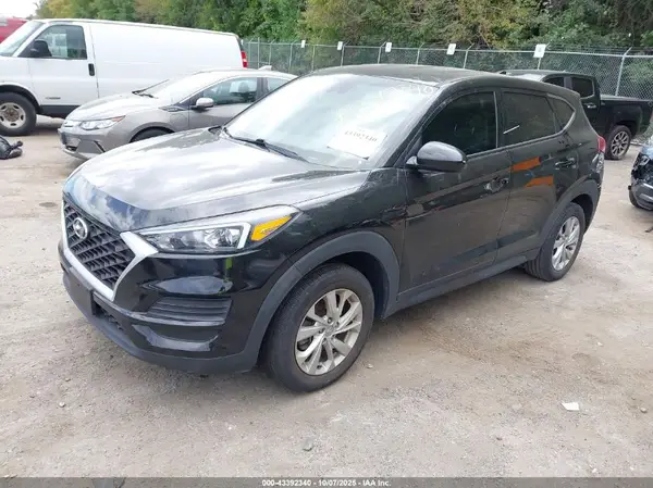 KM8J2CA48MU373363 2021 HYUNDAI TUCSON - Image 2